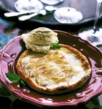 Puff pastry apple tarts glazed with honey