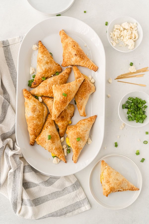 Puff pastry cheese pockets