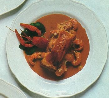 Puff pastry with crayfish and sweet onions (Feuilleté d'écrevisses à l'oignon croquant)