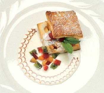 Puff pastry with fruit and Champagne sabayon