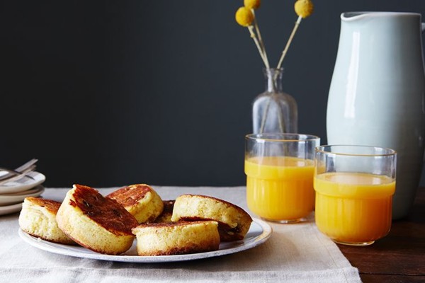 Puffy and fluffy ricotta pancakes with orange zest and fig jam recipe