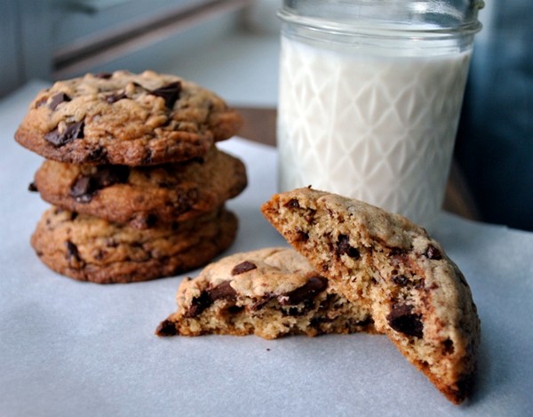Puffy, chewy, crisp chocolate chip cookies