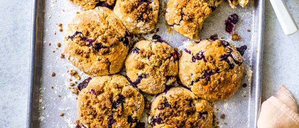 Pull-apart blueberry muffin bread