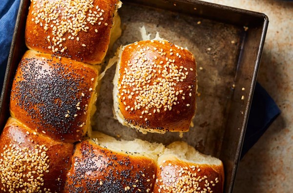 Pull-apart challah rolls