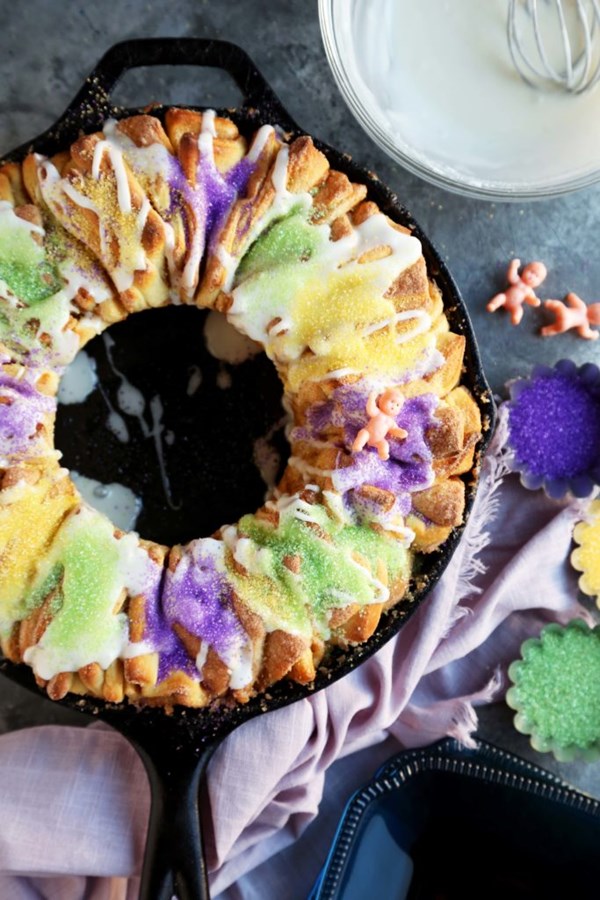 Pull-apart Mardi Gras king cake