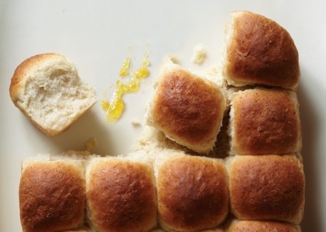 Pull-apart wheat germ and honey dinner rolls