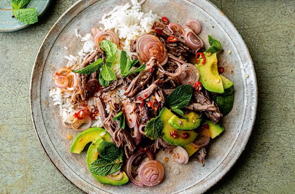 Pulled beef salad with mint & avocado