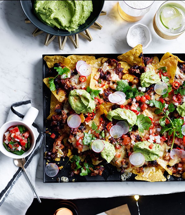 Pulled chicken and black bean nachos