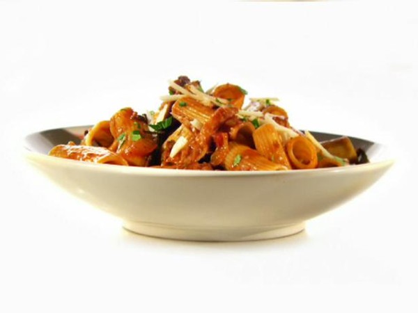 Pulled chicken ragu & rigatoni