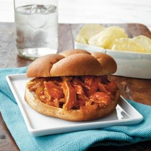 Pulled chicken sandwiches 