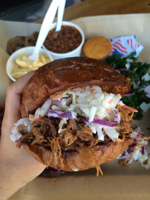Pulled pork burgers