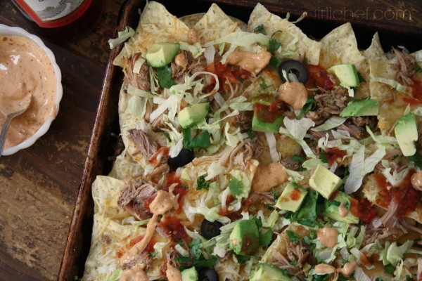 Pulled pork nachos (with chipotle ranch sauce)
