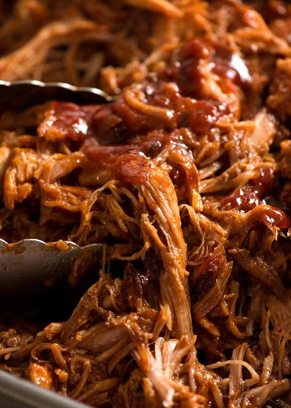 Pulled pork with BBQ sauce (easy slow cooker)