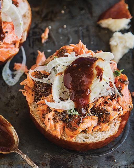 Pulled salmon with fennel slaw