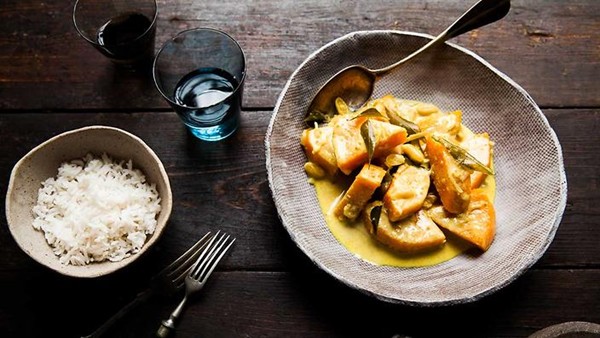 Pumpkin & peanut curry
