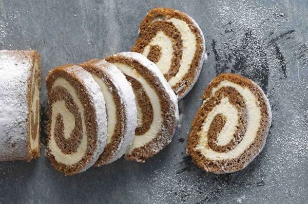 Pumpkin and cream cheese roll