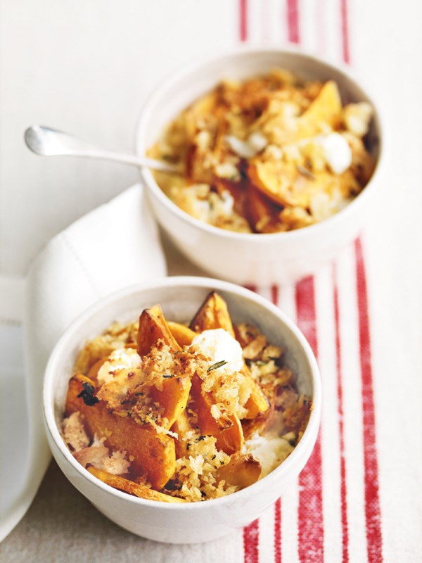 Pumpkin and goat's cheese crumbles