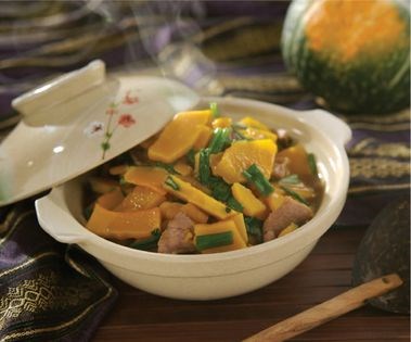 Pumpkin and pork with scallions (Pak fak tong)