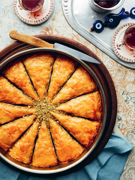 Pumpkin and walnut baklava (Balkabakli, cevizli havuç dilimi baklava)