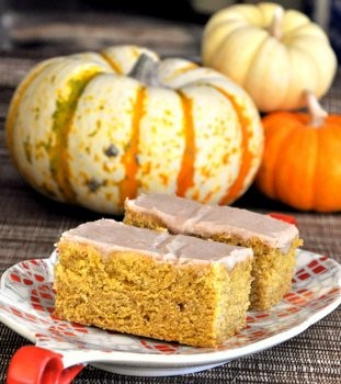 Pumpkin bars with spice glaze