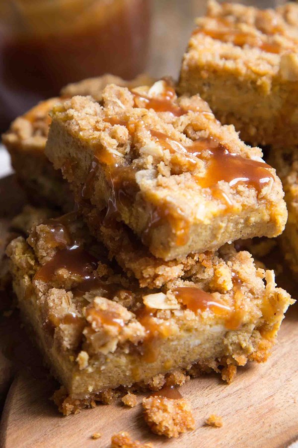 Pumpkin bars with streusel topping