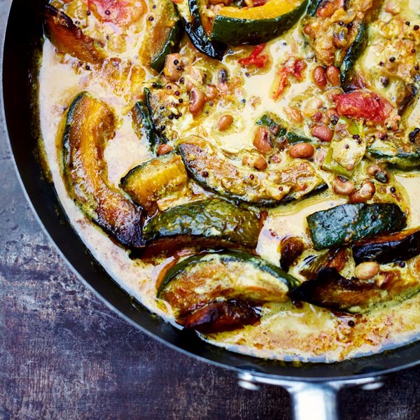 Pumpkin, black-eyed bean and coconut curry (Olan)