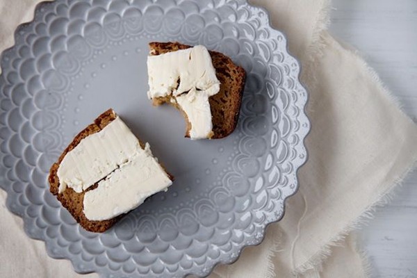 Pumpkin bread with Brie