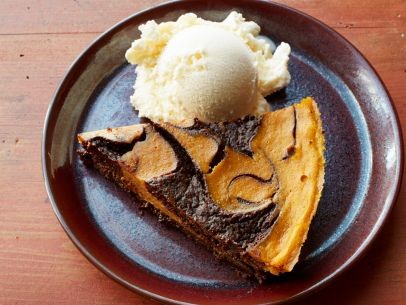 Pumpkin-brownie swirl pie