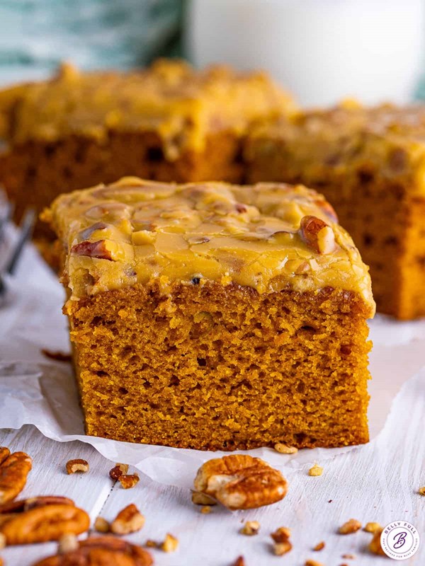 Pumpkin cake with praline frosting