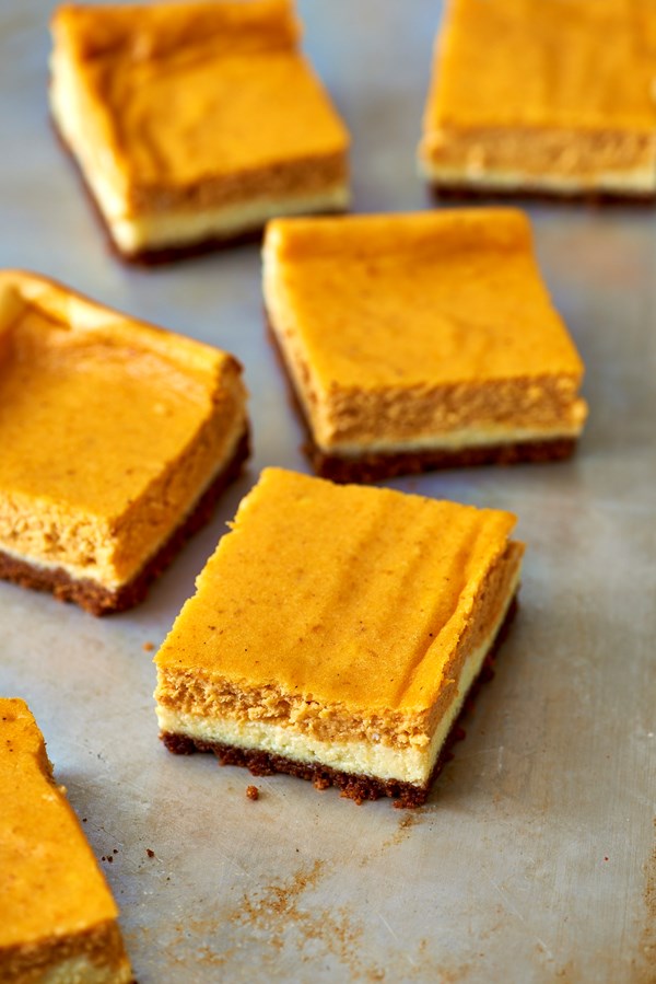 Pumpkin cheesecake bars