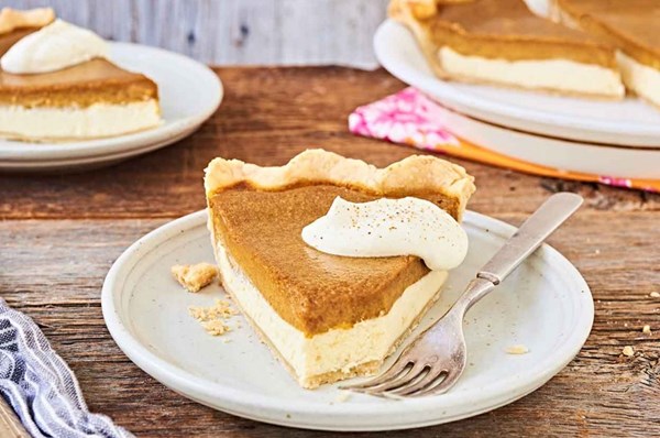 Pumpkin cheesecake pie