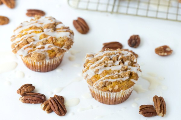 Pumpkin coffee cake muffins