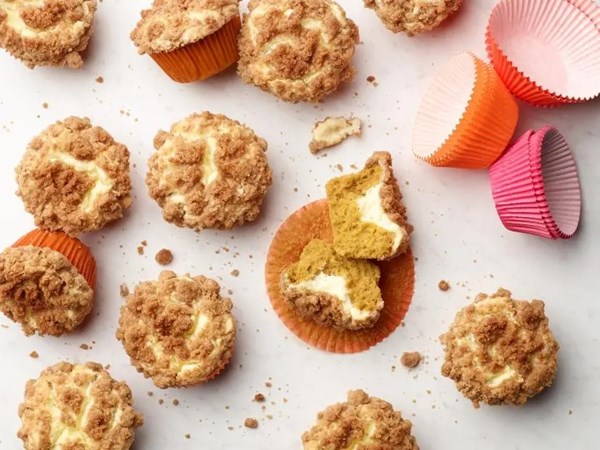 Pumpkin cream cheese muffins