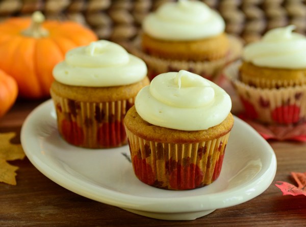Pumpkin cupcakes with cream cheese frosting