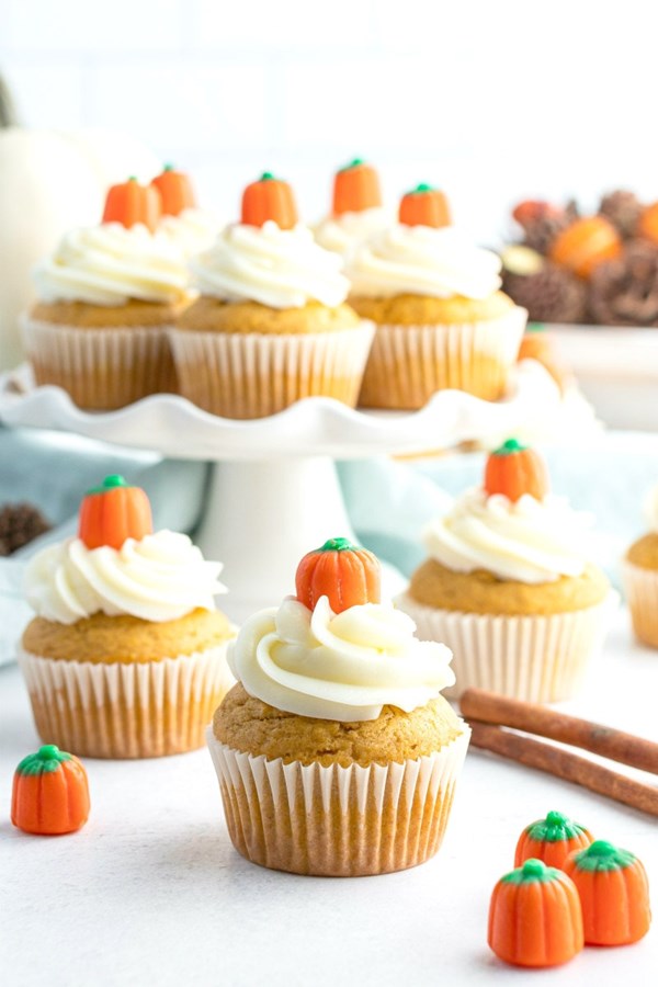 Pumpkin cupcakes with cream cheese frosting