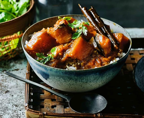 Pumpkin curry (Shwe payon thee hin)