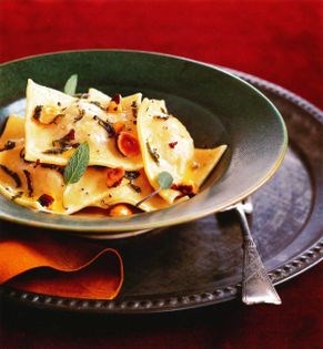 Pumpkin-filled ravioli (Ravioli con la zucca barucca)