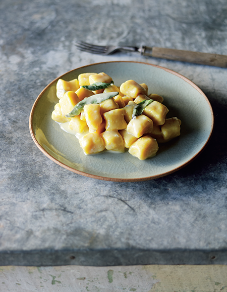 Pumpkin gnocchi with Gorgonzola sauce (Gnocchi di zucca al Gorgonzola)