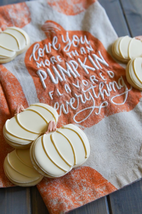 Pumpkin juice royal icing