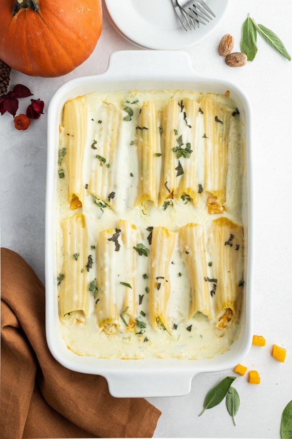 Pumpkin manicotti with Bechamel sauce