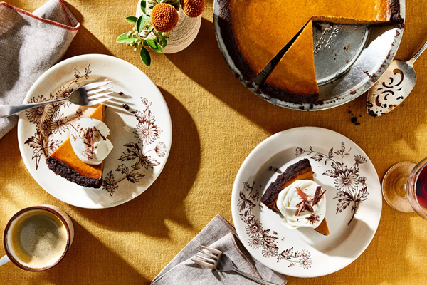 Pumpkin-mascarpone pie with chocolatey cookie crust