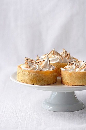 Pumpkin meringue tartelettes