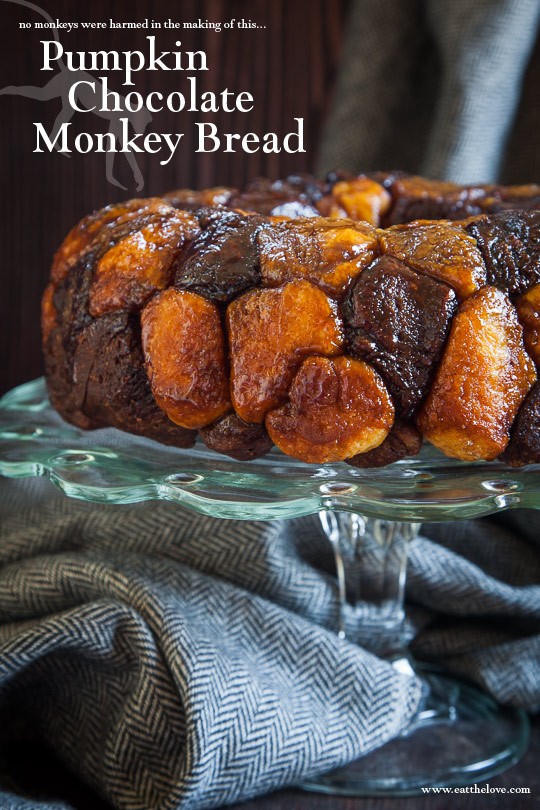 Pumpkin monkey bread with chocolate