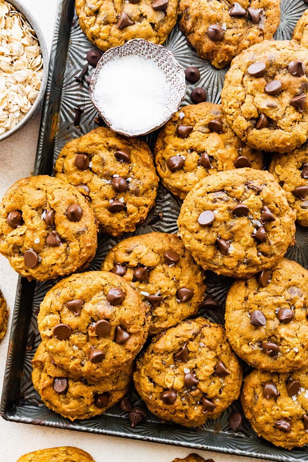 Pumpkin oatmeal chocolate chip cookies