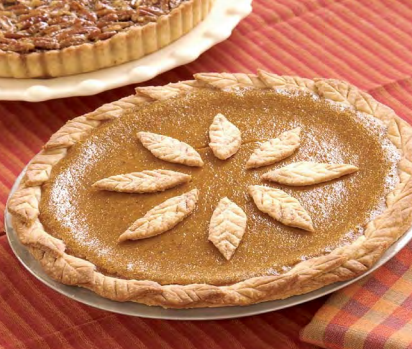 Pumpkin pie with a leafy rim