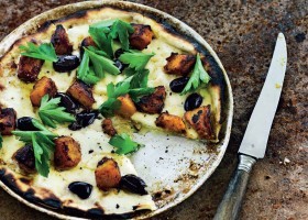Pumpkin pizza with olives and bocconcini