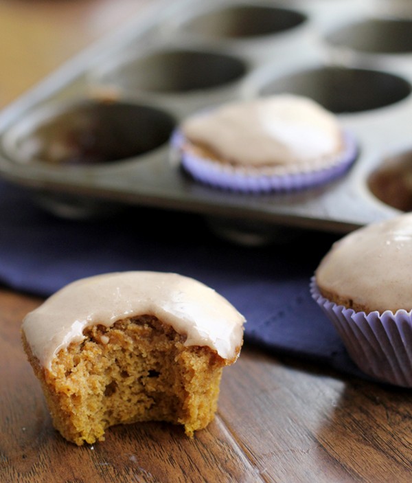 Pumpkin pound cake cupcakes with maple cinnamon glaze