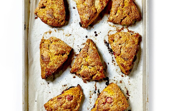 Pumpkin scones with cinnamon butter