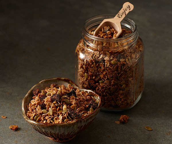 Pumpkin seed-fig granola