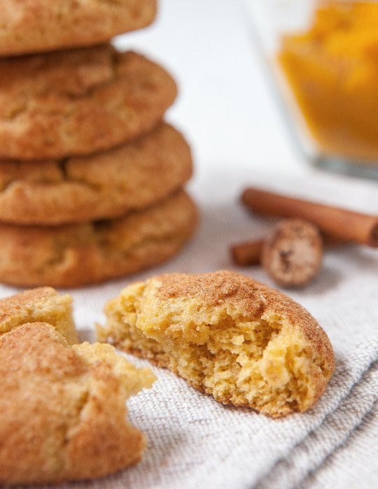 Pumpkin snickerdoodle cookies